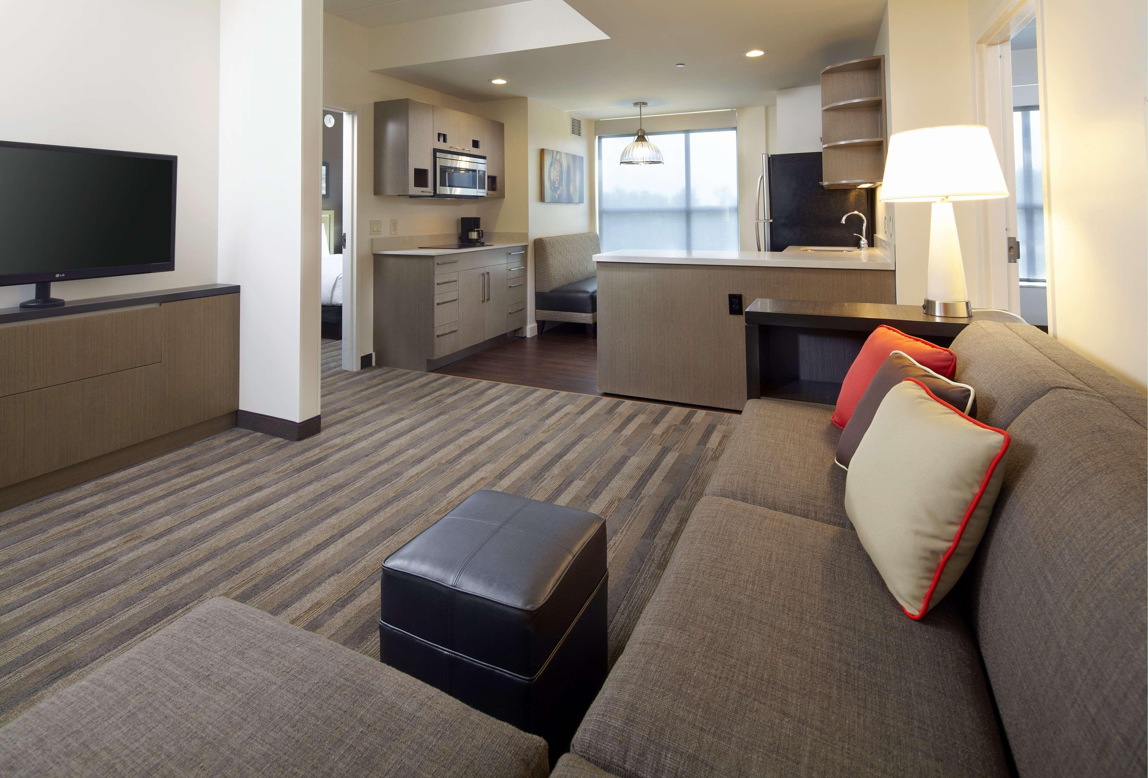 Отель Hyatt House Charleston - Historic District Номер фото